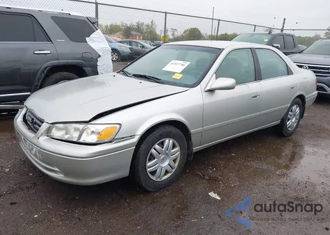 2000 Toyota Camry Le from USA, damaged, VIN 4T1BG22K6YU708347